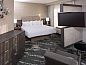 Verblijf 12025101 • Vakantie appartement New England • DoubleTree by Hilton Boston Logan Airport Chelsea  • 8 van 26