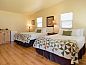 Guest house 3925802 • Apartment Rocky Mountains • The Islander Inn  • 7 of 26