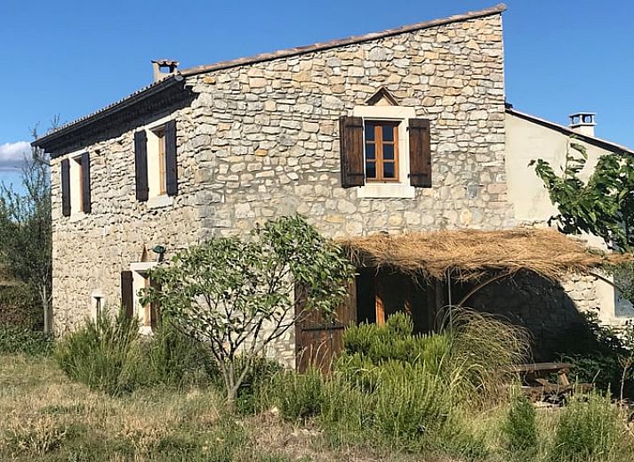 Guest house 05017901 • Holiday property Rhone-Alphes • Huisje in Gras 