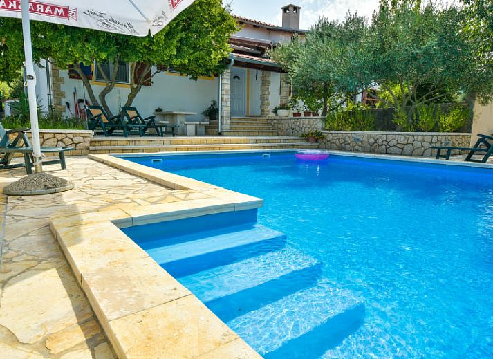 Guest house 10319002 • Holiday property Dalmatia • Vakantiehuis Villa Ana 