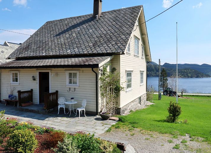 Guest house 10516701 • Holiday property Fjord Norway • Vakantiehuis Kvamsvika 