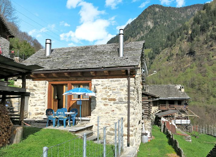 Verblijf 1831501 • Vakantiewoning Ticino / Tessin • Vakantiehuis Rustico Diego 