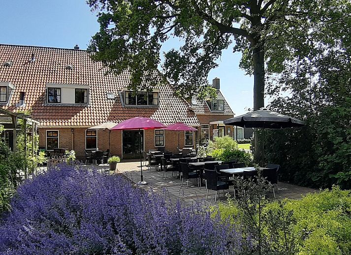 Verblijf 260223 • Vakantiewoning Het Friese platteland • Luxe 22 persoons groepsaccommodatie in Friesland 