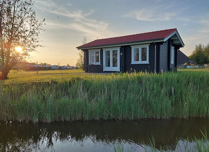 Verblijf 2618801 • Vakantiewoning Het Friese platteland • Huisje in Swichum 