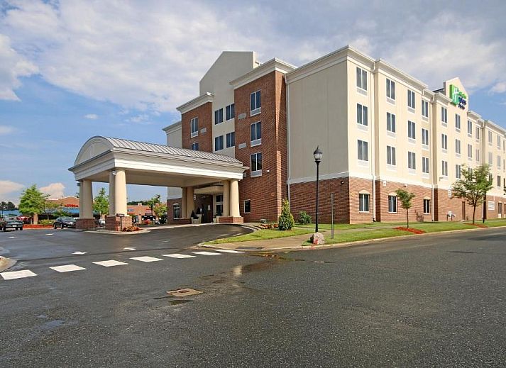 Verblijf 9125302 • Vakantie appartement Zuiden • Holiday Inn Express & Suites Charlotte North, an IHG Hotel 