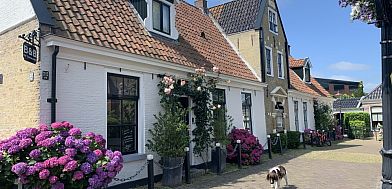 Guest house 150110 • Holiday property Het Friese platteland • De Thuiskamer 