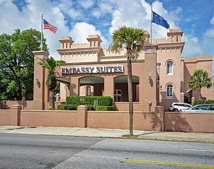 Guest house 0925303 • Apartment Zuiden • Embassy Suites Charleston - Historic District 