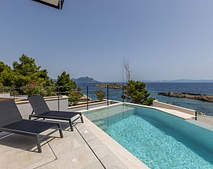 Guest house 10317602 • Holiday property Dalmatia • Vakantiehuis Luxury Villa Luce 