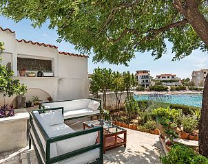 Verblijf 10338601 • Vakantiewoning Dalmatie • Sea front vacation home 