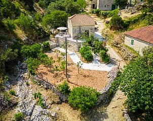 Verblijf 10354701 • Vakantiewoning Dalmatie • Vakantiehuisje in Dol 