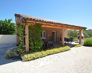 Guest house 1037103 • Holiday property Dalmatia • Vakantiehuis Lana 