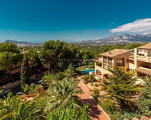 Verblijf 1495402 • Vakantiewoning Costa Blanca • Ref 108) Mooie halfvrijstaande villa direct aan de golfbaan  