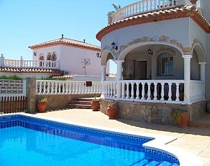 Guest house 1563148 • Holiday property Costa Dorada • Vakantiehuis Villa Roberto 