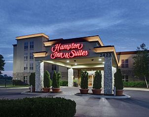 Guest house 16225501 • Apartment Midwesten • Hampton Inn & Suites Chicago/Aurora 