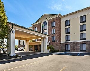 Guest house 18125502 • Apartment Midwesten • Holiday Inn Express Hotel & Suites Fort Wayne, an IHG Hotel 