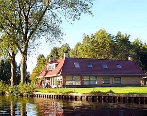 Verblijf 551817 • Vakantiewoning Noordwest Overijssel • Luxe groepsaccommodatie voor 40 personen met gratis internet 